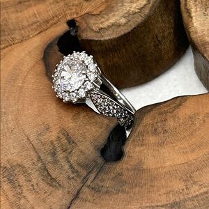 Round Halo 925 Silver Crystal CZ Ring Women’s Engagement Cocktail Size 7 1/4